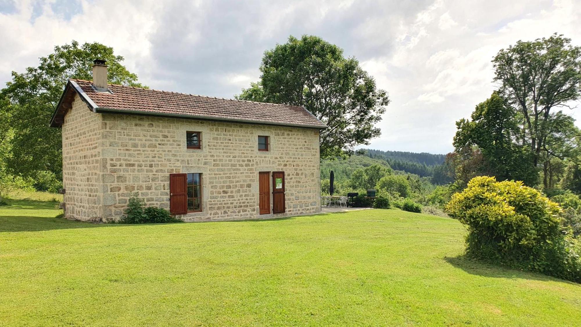Domaine De Montvianeix Saint-Victor-Montvianeix Exterior foto