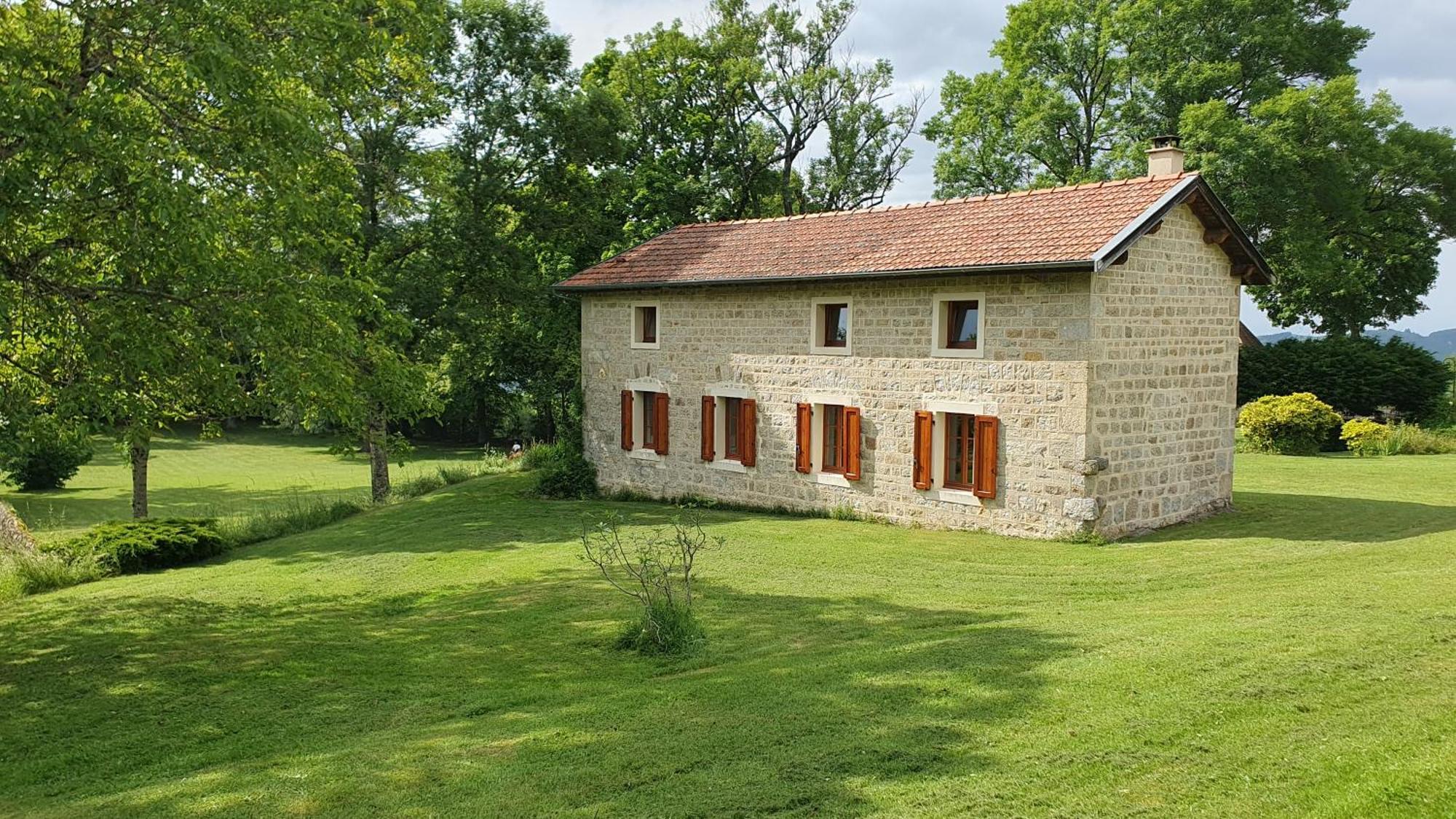 Domaine De Montvianeix Saint-Victor-Montvianeix Exterior foto